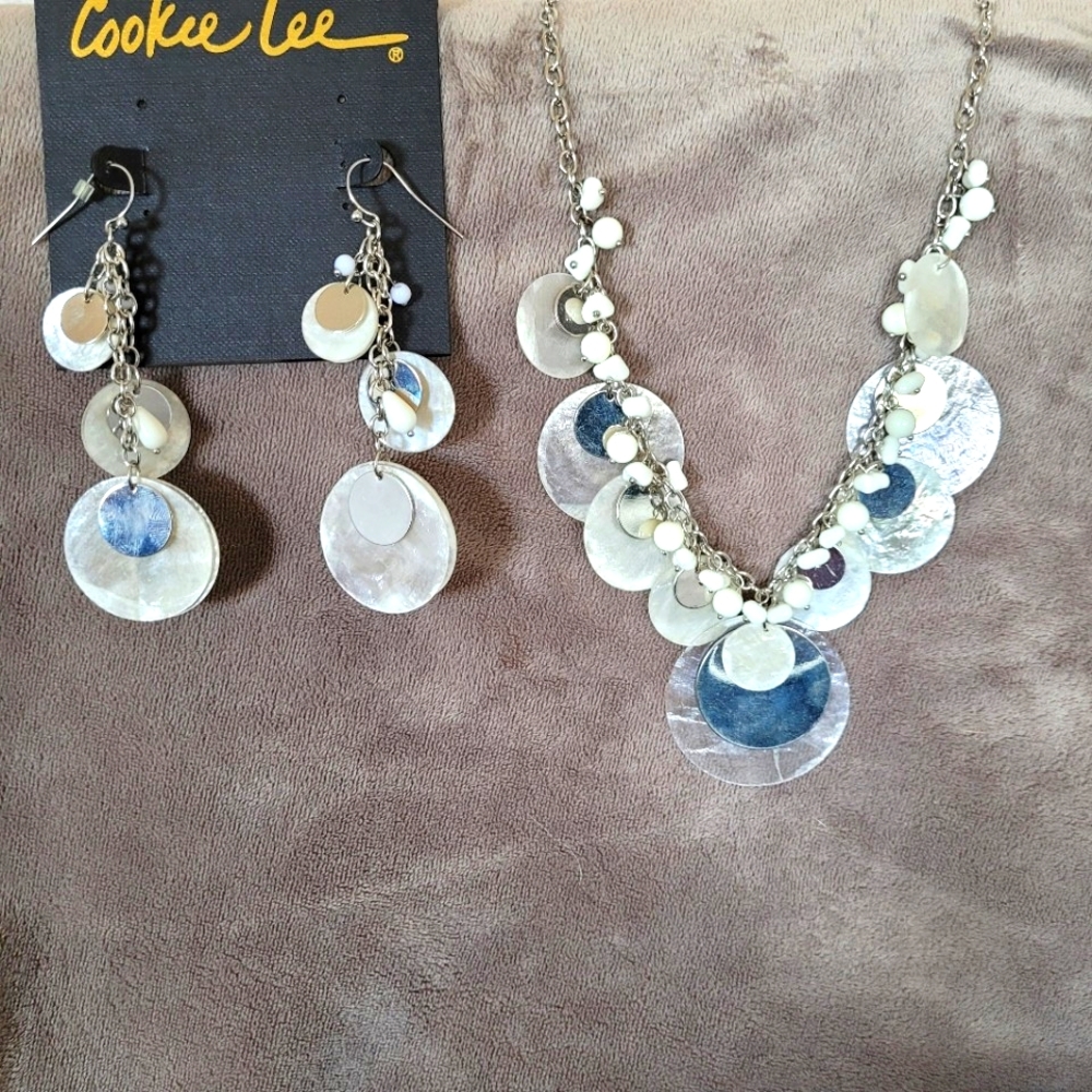 White & Silver Shell Opaque Earrings & Necklace Set 3 pieces